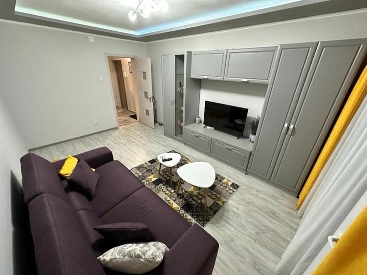 Apartament cu 2 camere decomandat în Solidarității