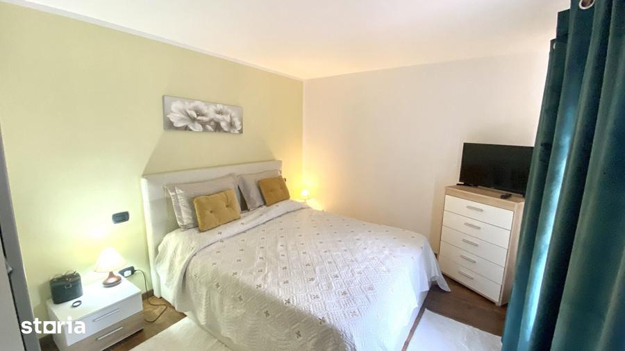 Casă cu 9 camere cu Teren 600 Mp în Sânmartin