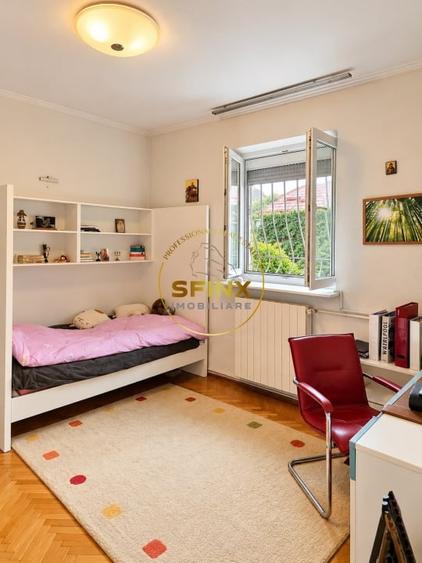 Duplex cu 8 camere cu Canalizare în Parcul Circului