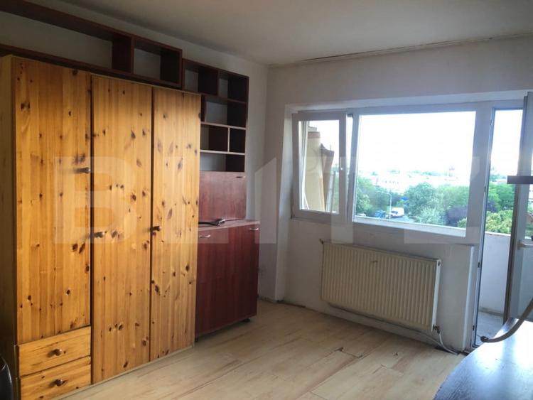 Apartament 3 camere decomandat , 70 mp. , bloc cu lift , zon - 4