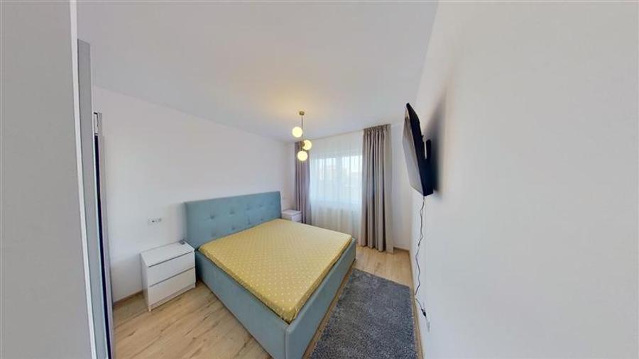 Apartament cu 2 camere decomandat în Tractorul