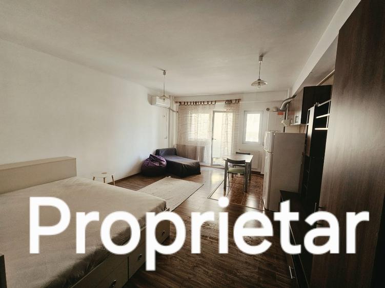 Garsonieră în Roșu