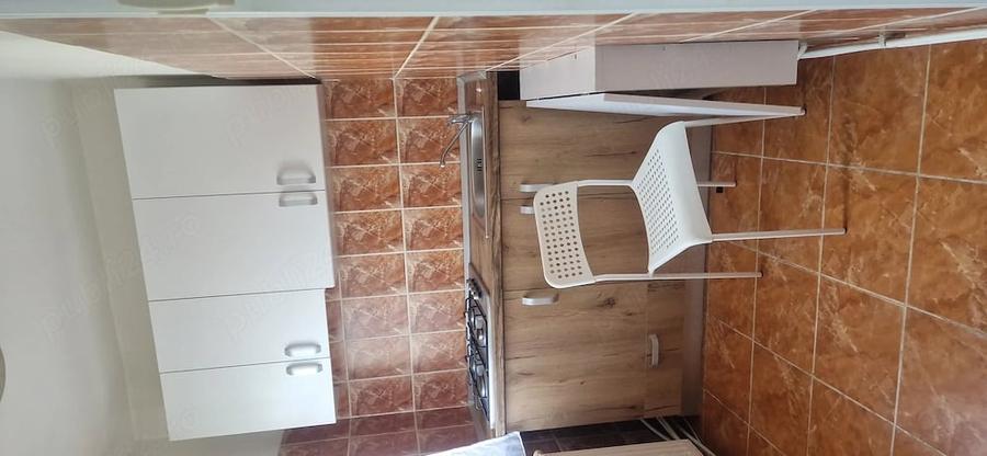 Garsonieră decomandată în 9 Mai