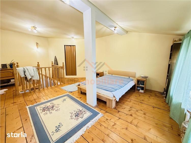 Casă cu 5 camere cu Teren 238 Mp în Central