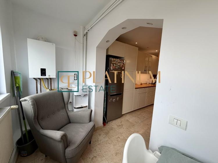 Apartament cu 3 camere semidecomandat în Take Ionescu