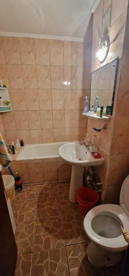 Apartament cu 3 camere decomandat în B-dul București