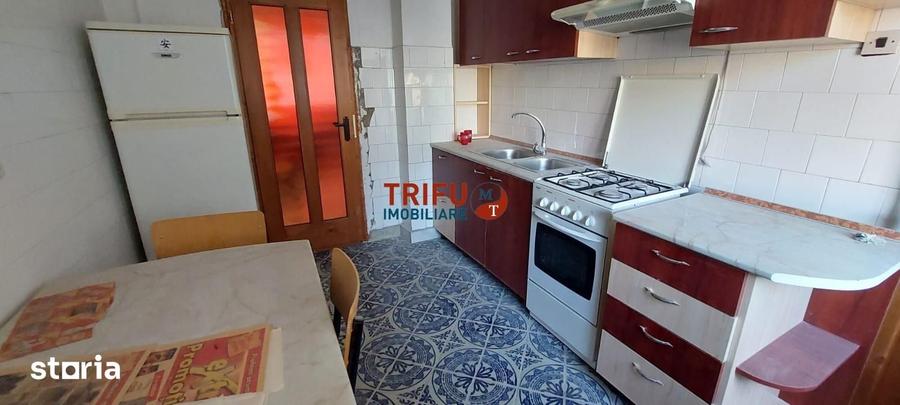 Apartament cu 4 camere semidecomandat în Cetate