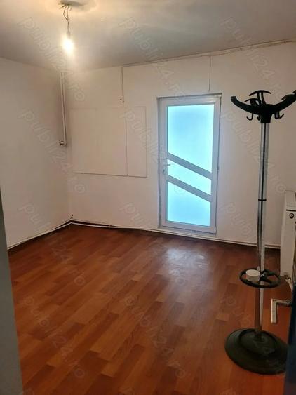Spațiu comercial, de 60 mp, în Caracal