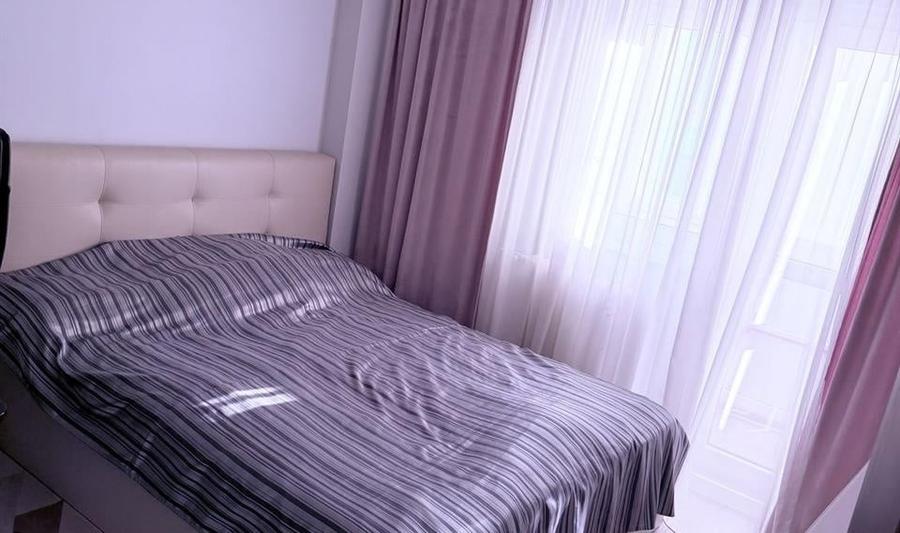 Apartament cu 3 camere decomandat în Drumul Taberei