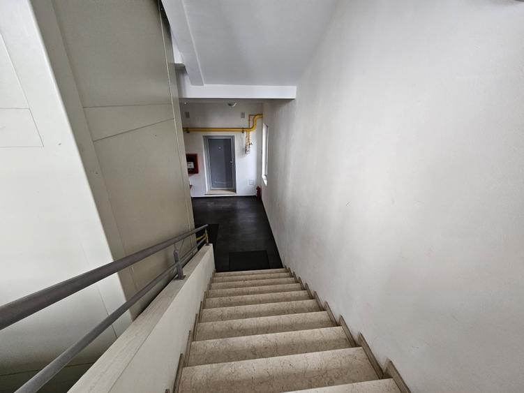 Penthouse cu 4 camere decomandat, mobilat în Complex Studențesc