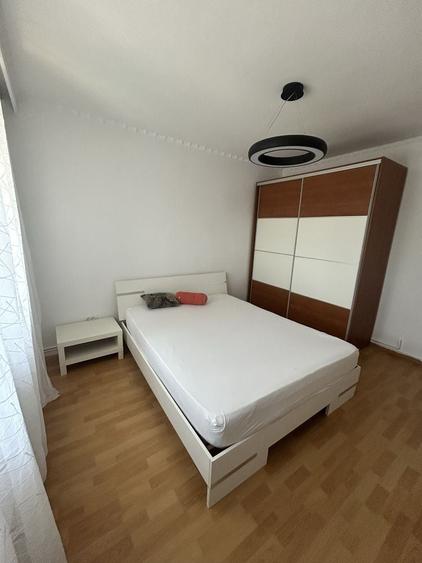 Apartament cu 3 camere decomandat, mobilat în Central