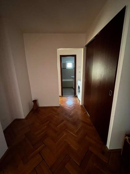 Apartament cu 2 camere decomandat, mobilat în Sinaia