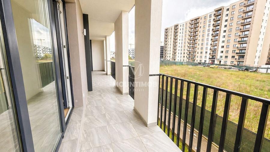 Apartament cu 3 camere decomandat în Tractorul