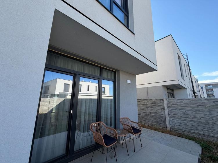 Casă cu 4 camere cu Teren 300 Mp în Exterior Vest