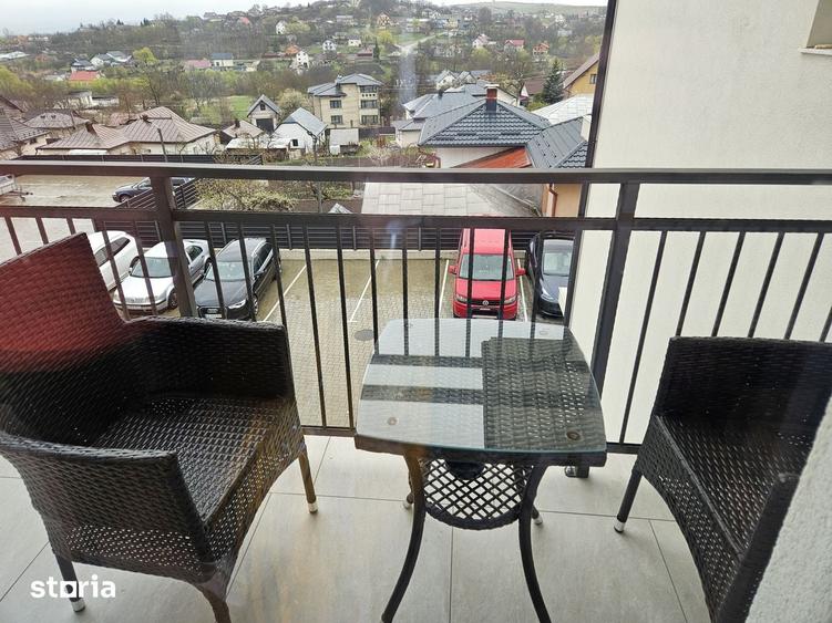 Apartament cu 3 camere decomandat în Ipotești