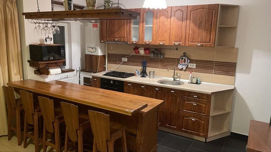 Apartament cu 2 camere decomandat în Roșu