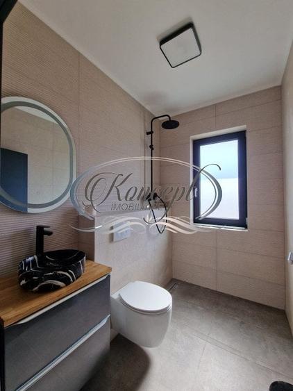 Duplex cu 6 camere cu Canalizare în Europa