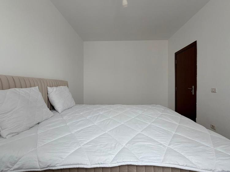 Apartament cu 2 camere decomandat în Girocului