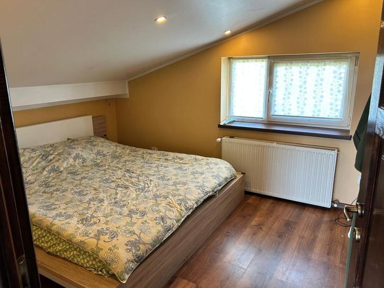Casă individuală cu 10 camere cu Canalizare în Sud-Vest