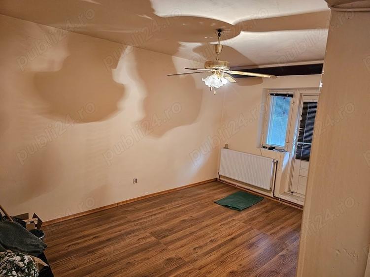 Apartament cu 3 camere decomandat în Măcin