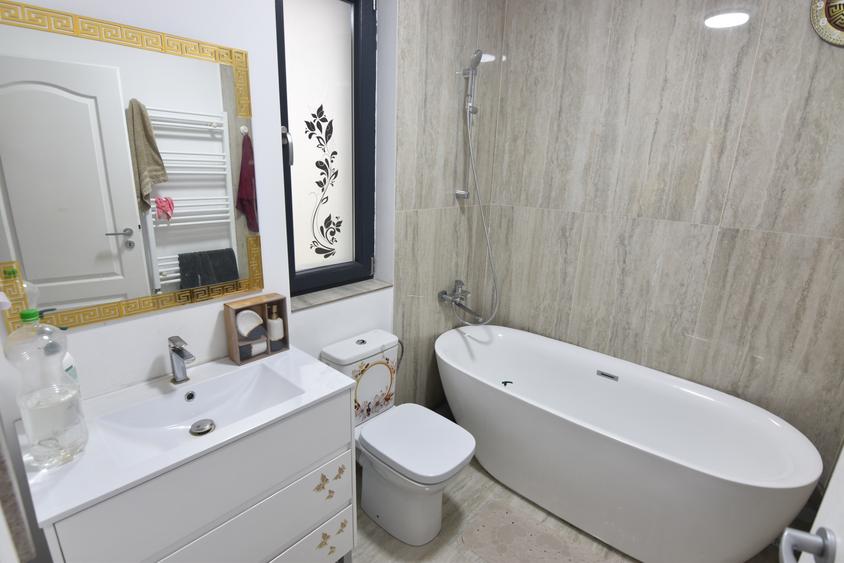 Duplex cu 4 camere cu Canalizare în Domnești
