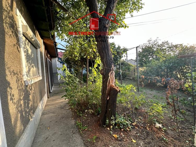 Casă individuală cu 3 camere cu Canalizare în Exterior Est