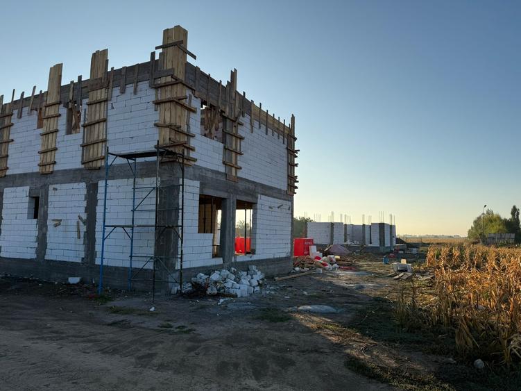 Teren Construcții intravilan de 12500 mp, în Crevedia
