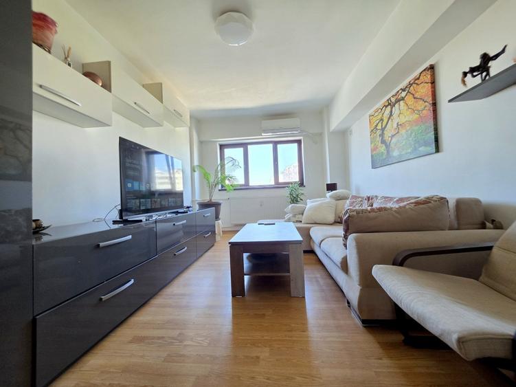 Apartament cu 4 camere decomandat în Vitan Mall