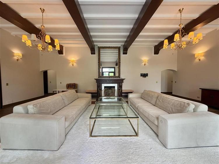 Casă individuală cu 5 camere cu Piscina în Snagov