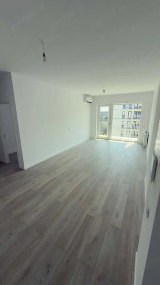 Apartament cu 3 camere decomandat în Exterior Vest