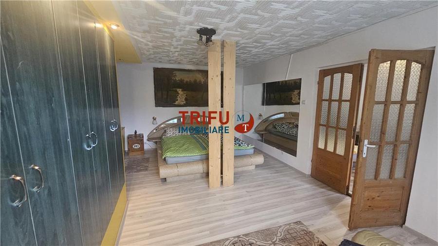 Casă individuală cu 7 camere cu Canalizare în Tolstoi
