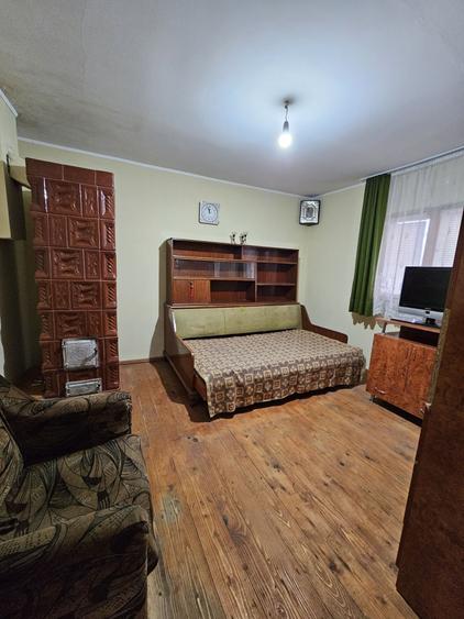 Casă cu 4 camere cu Teren 500 Mp în Central