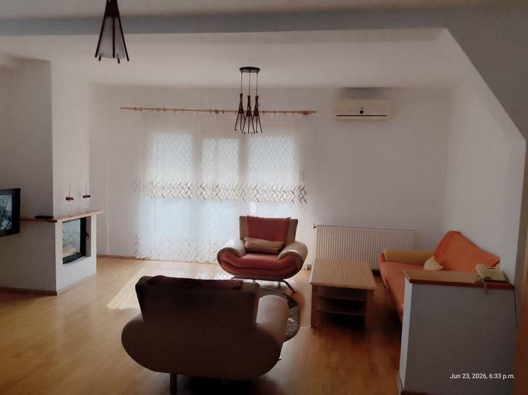 Apartament cu 3 camere decomandat în Valea Aurie