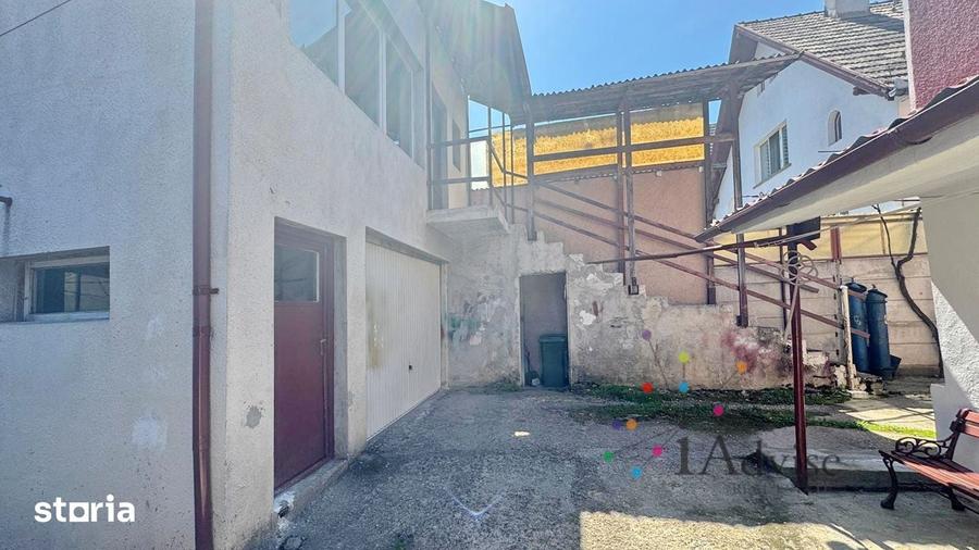 Casă cu 6 camere cu Teren 500 Mp în Dârste