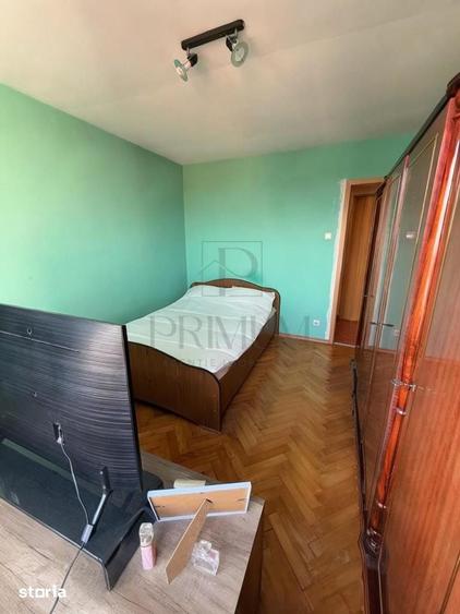 Apartament cu 4 camere decomandat în Complex Studențesc