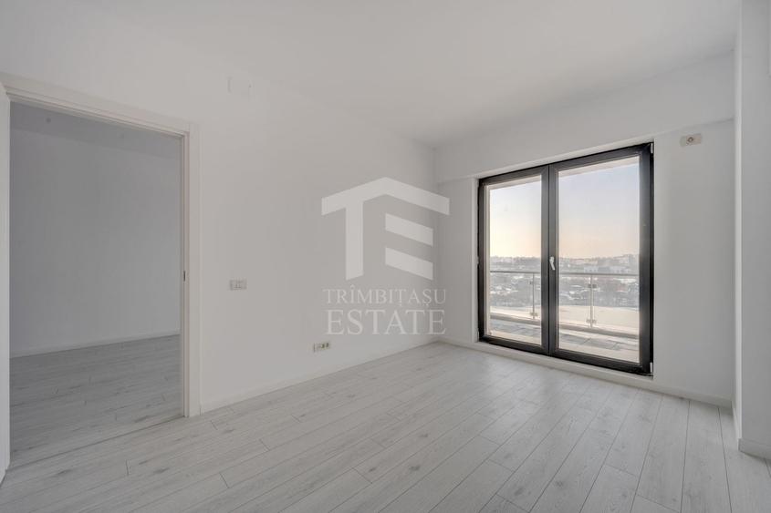 Apartament cu 3 camere semidecomandat în Colentina