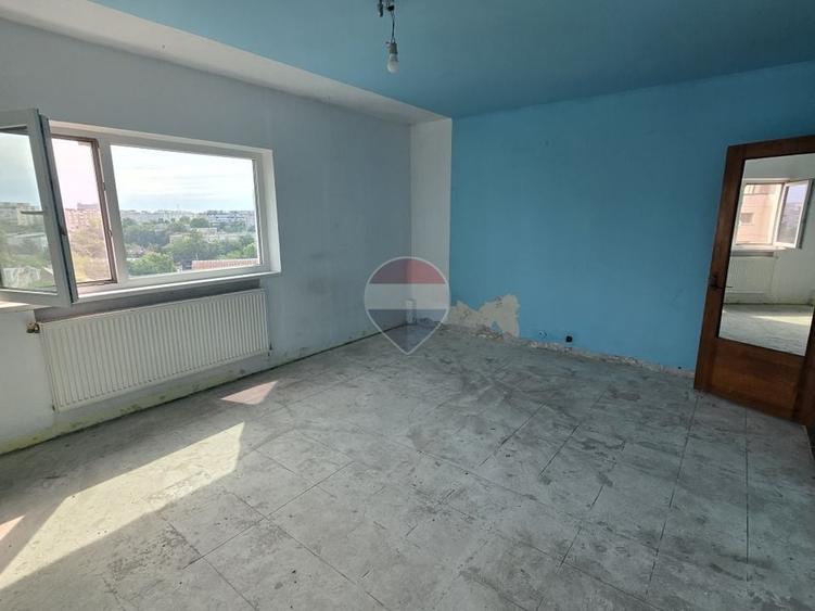 Apartament cu 3 camere decomandat în Berceni