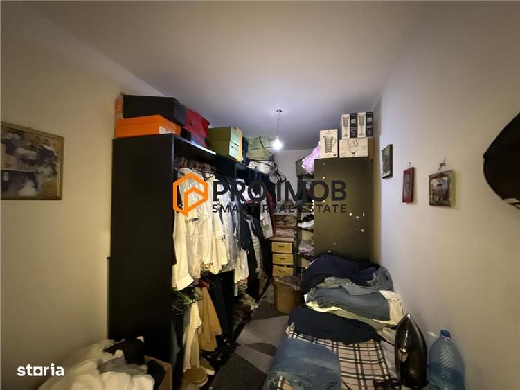 Casă cu 4 camere decomandat în Central