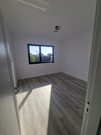 Casă individuală cu 4 camere cu Canalizare în Domnești