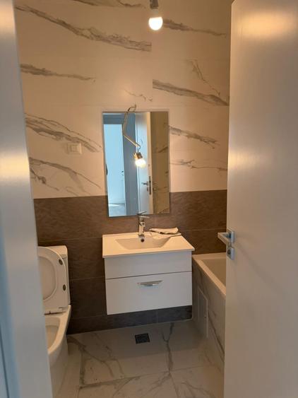 Penthouse cu 4 camere decomandat în Parcul Carol
