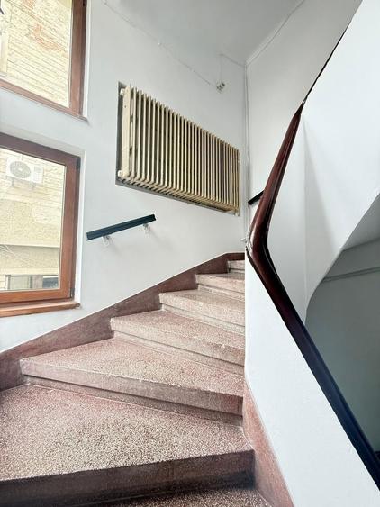 Apartament cu 4 camere decomandat în Calea Călărașilor