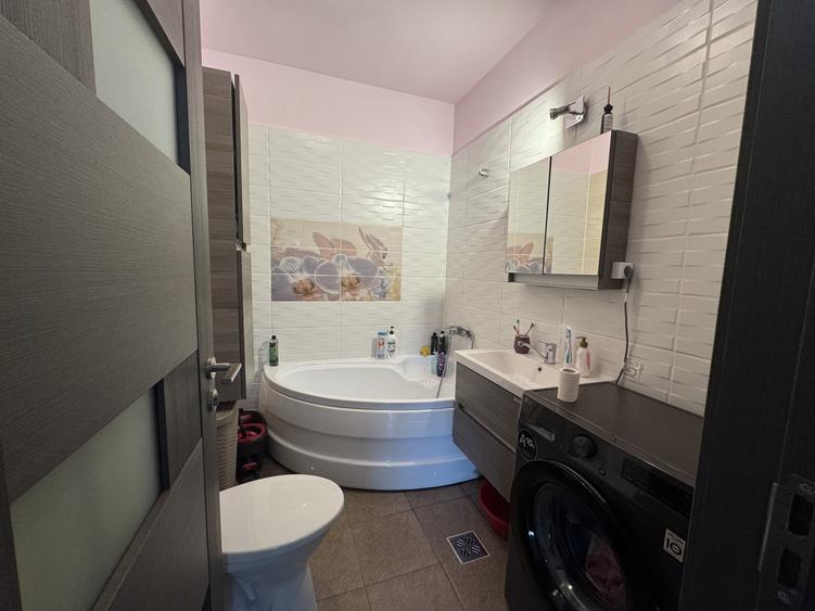 Apartament cu 2 camere decomandat, mobilat în Florești