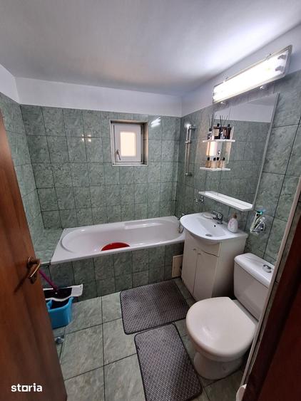 Apartament cu 3 camere decomandat în Ostroveni