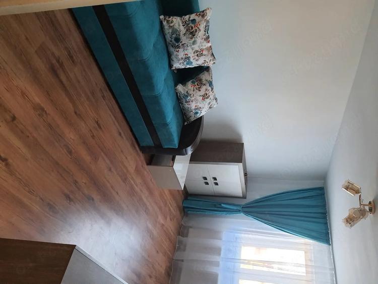 Apartament cu 3 camere semidecomandat în Autogară