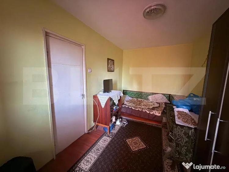 Apartament cu 3 camere semidecomandat în Central