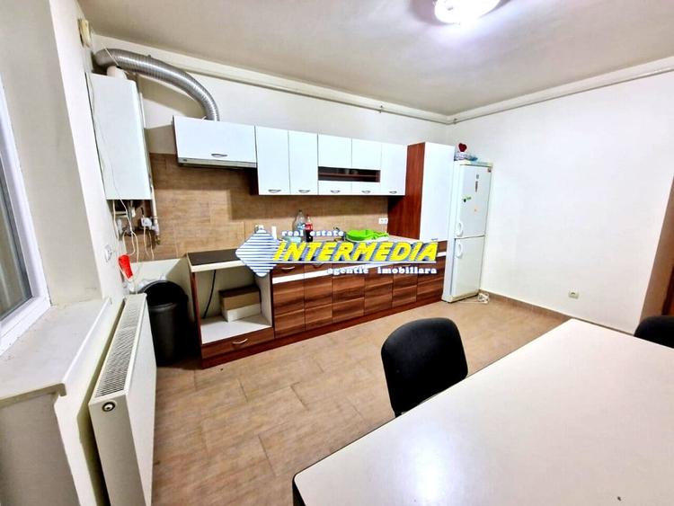 Apartament cu 2 camere decomandat, mobilat în Cetate — fotografia 3