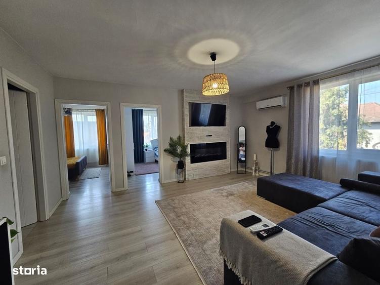De vanzare apartament cu 4 camere Centru, Str. Mileniului - 1
