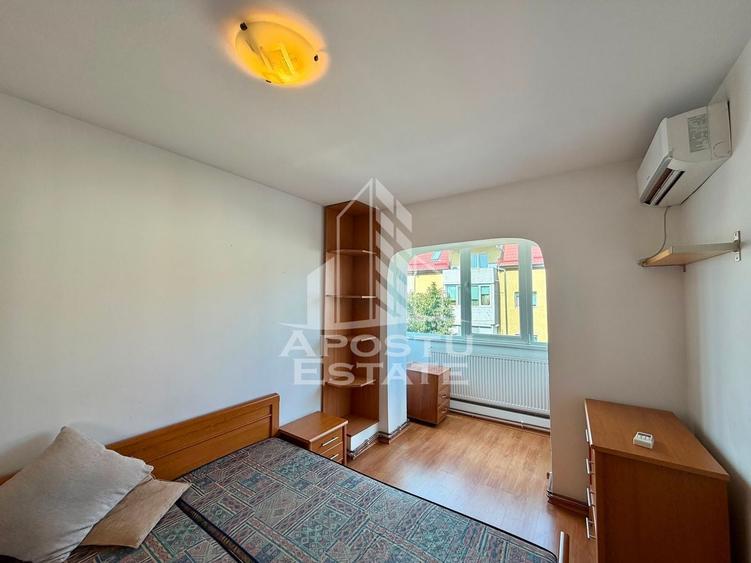 Apartament cu 3 camere decomandat, mobilat în Girocului