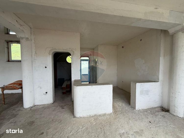 Casă cu 4 camere în Hovrila