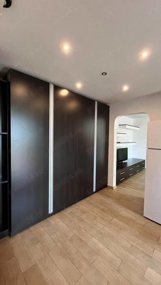 Apartament cu 3 camere semidecomandat în Apusului